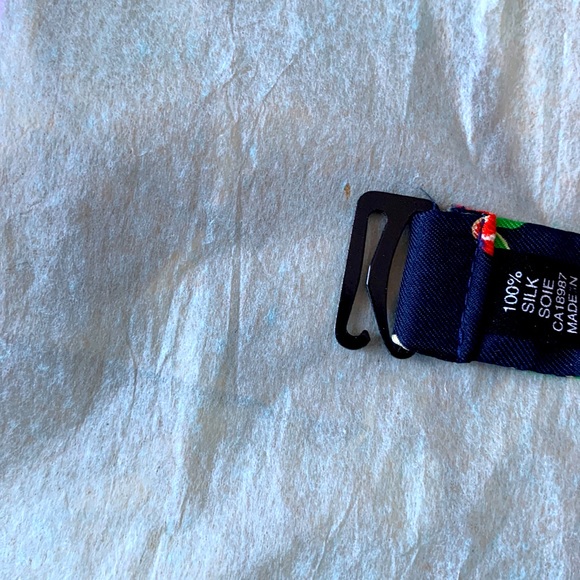 Floral silk Bow tie - Picture 6 of 6